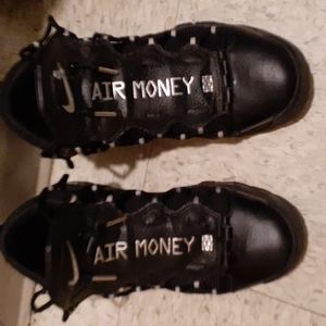 A pair of Air money